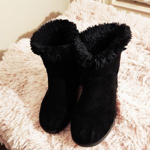Cat & Jack faux fur zip-up boots